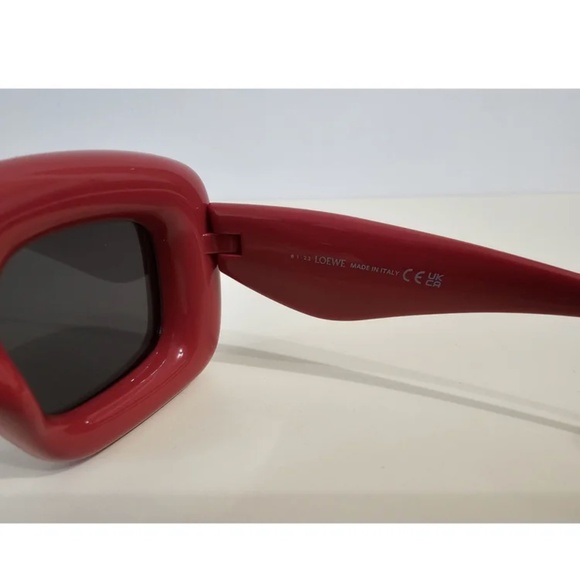Loewe Inflated Rectangular Red Frame Sunglasses - Picture 5 of 9